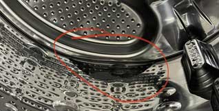 Water remains in the drum after washing